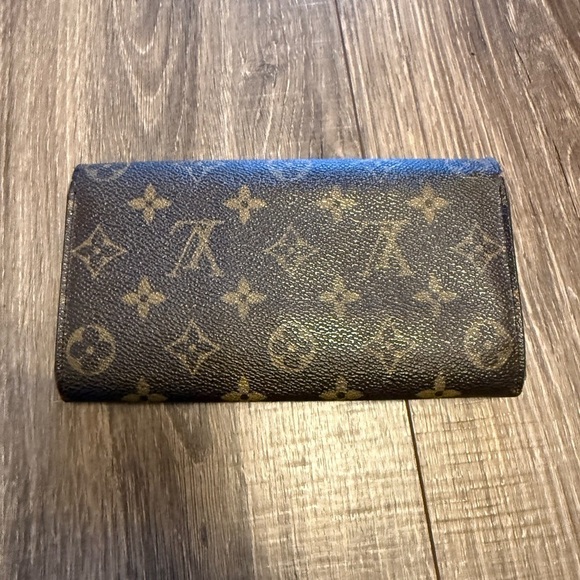 LOUIS VUITTON Monogram LV Canvas Leather Sarah Long Clutch Wallet Snap Closure - Picture 3 of 9